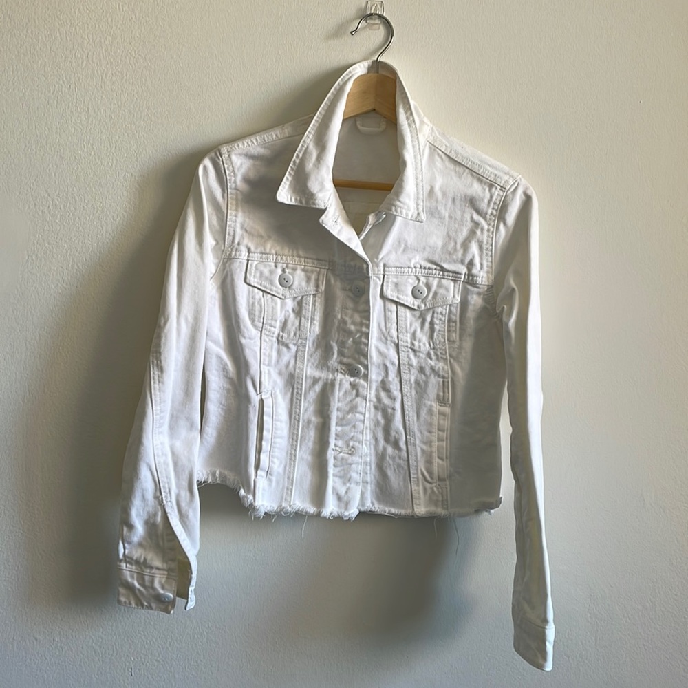 White fitted denim jacket. Brand new.